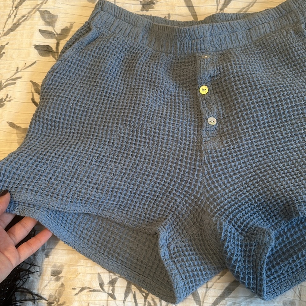 Donni Waffle Shorts - Picture 3 of 3